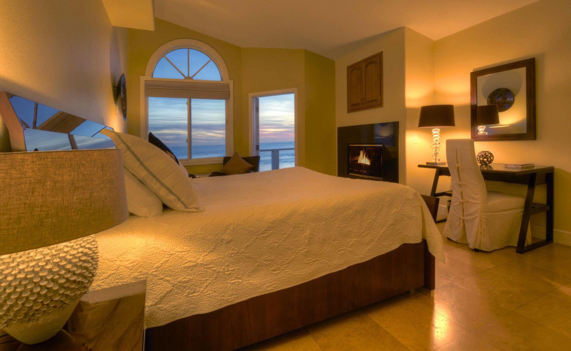 The Oceanfront Stay On Miramarbeach Hmb El Granada Екстер'єр фото